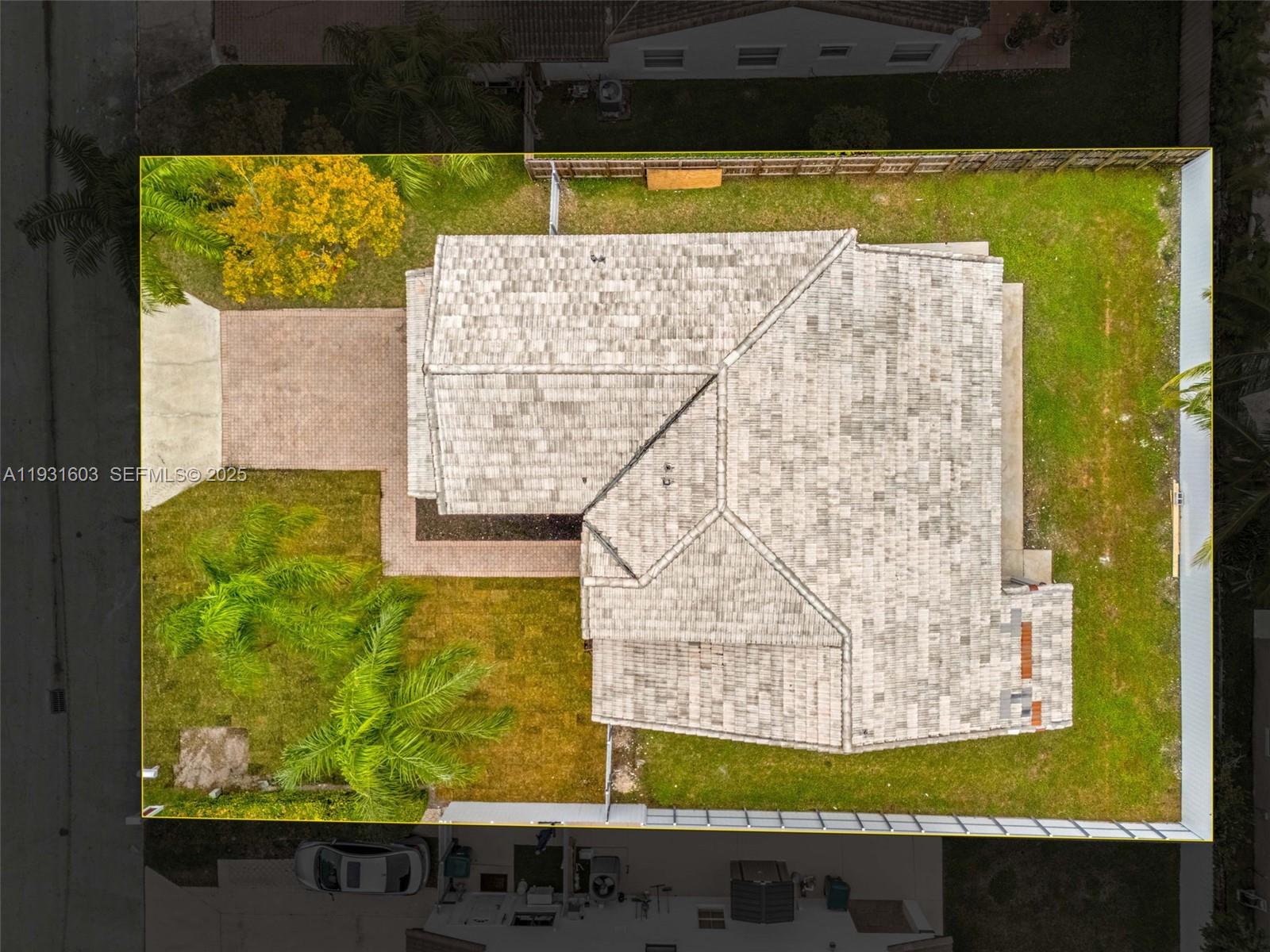 HEFTLER HOMES AT LAGO MAR - Residential