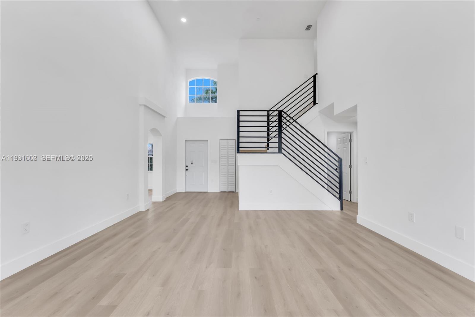 HEFTLER HOMES AT LAGO MAR - Residential