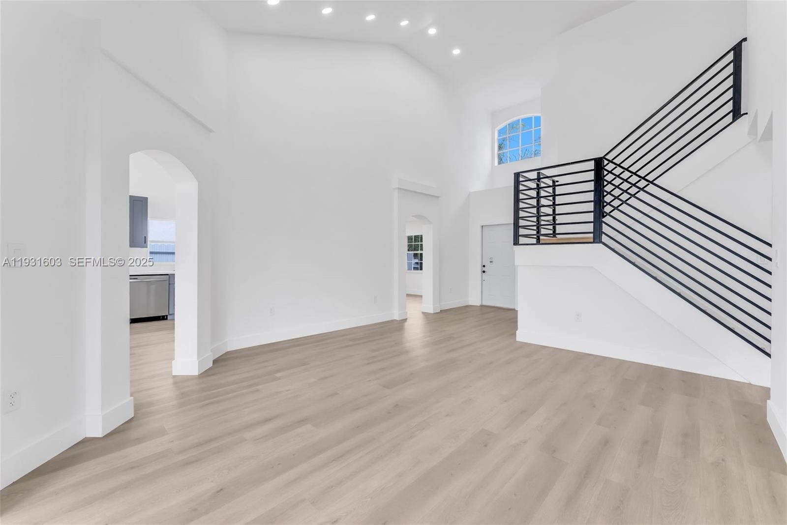 HEFTLER HOMES AT LAGO MAR - Residential