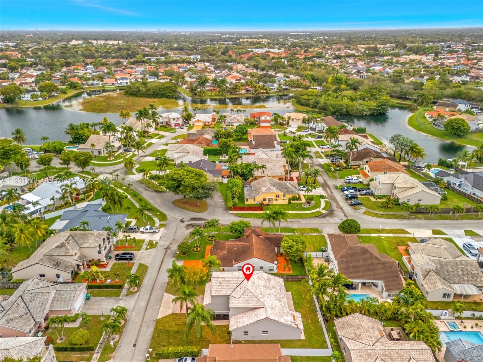 HEFTLER HOMES AT LAGO MAR - Residential