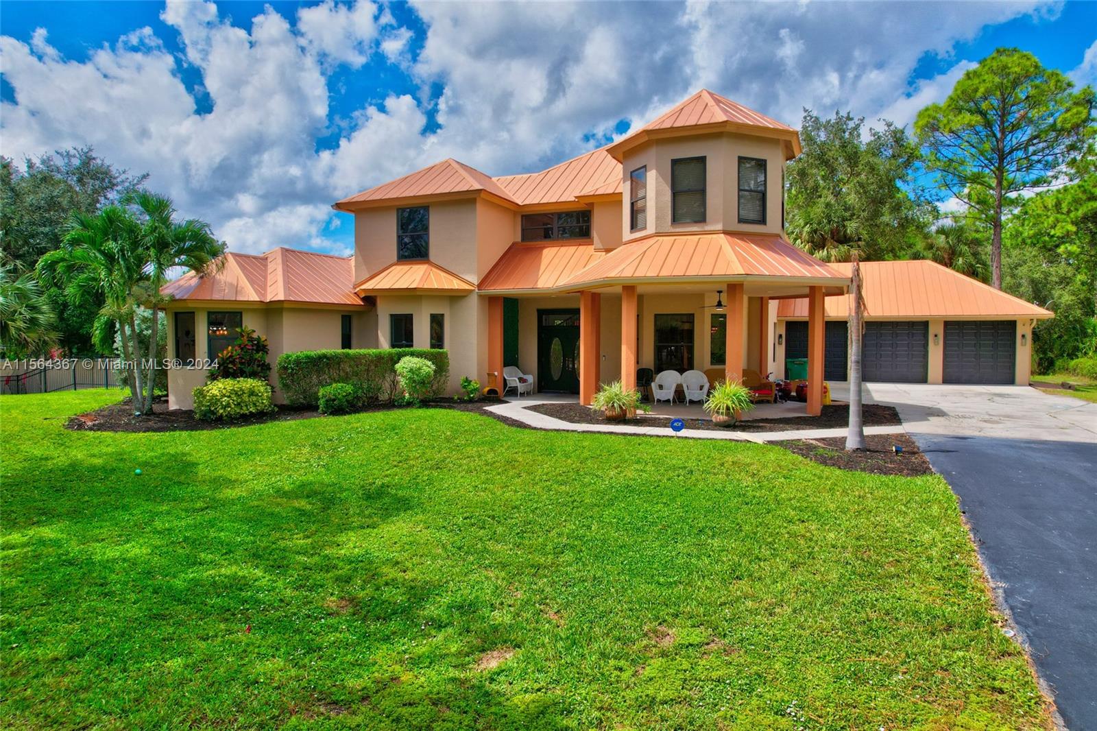 Photo 1 of 2791 2nd St Nw St, Naples, Florida, $1,250,000, Web #: 11564367