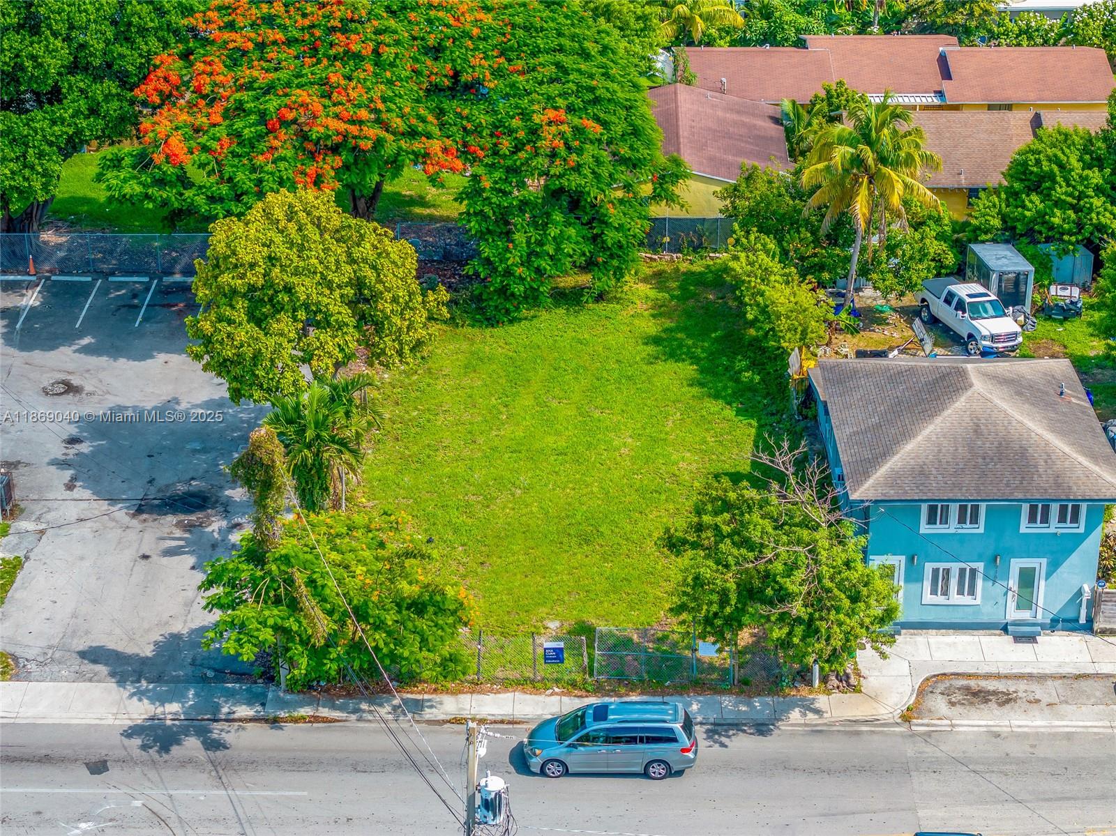 CAPLES AMD PL - Land