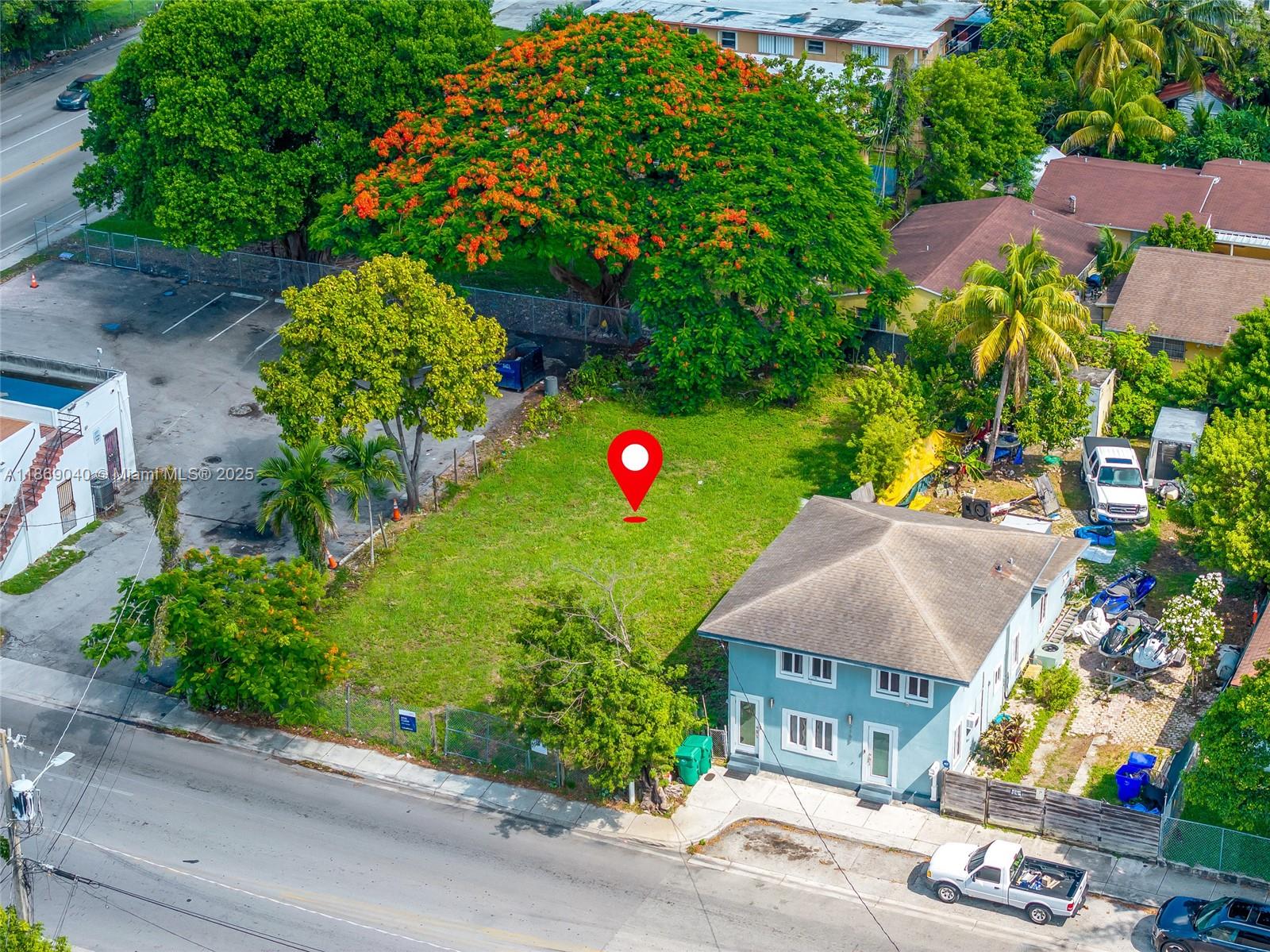 CAPLES AMD PL - Land