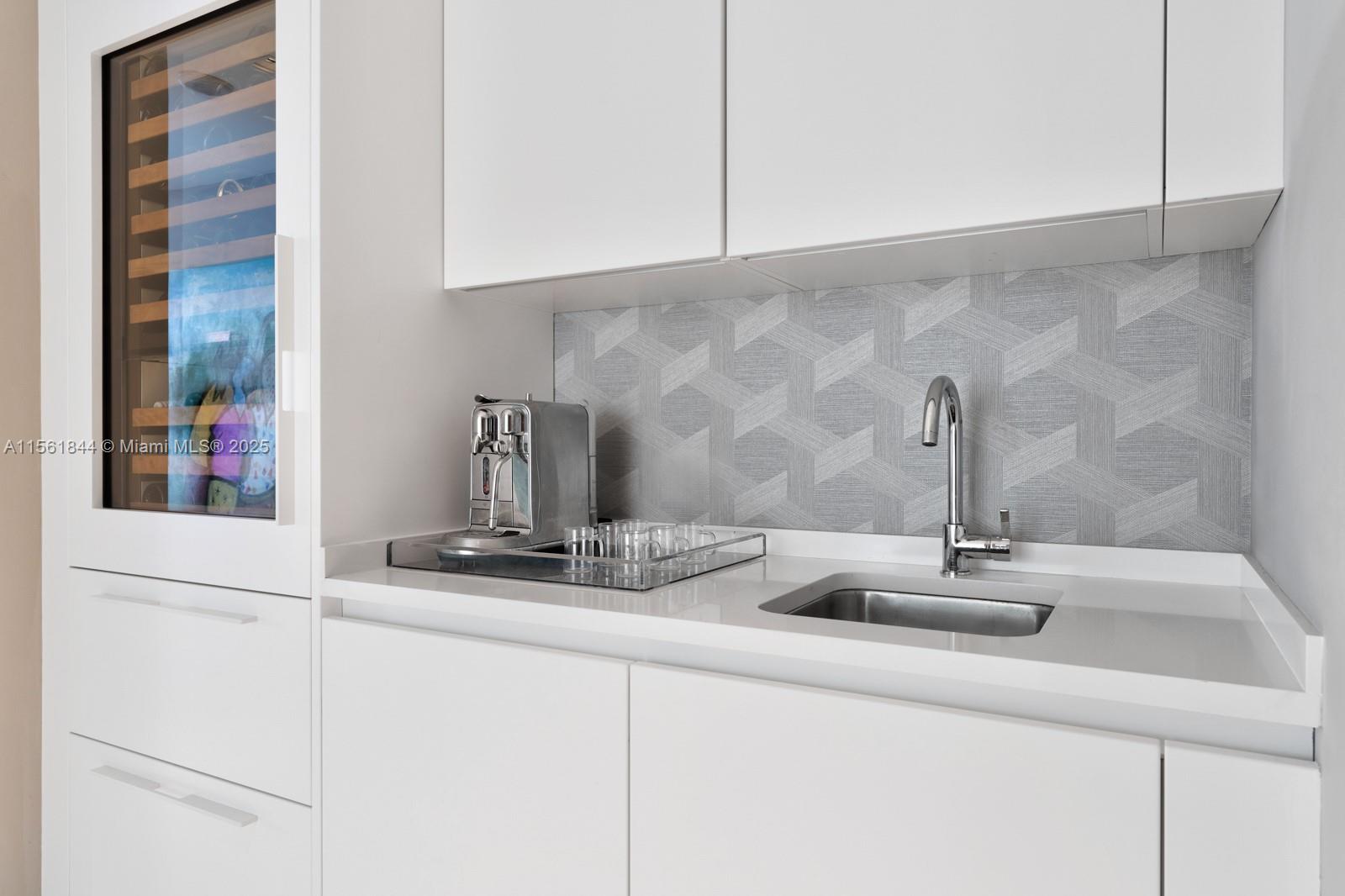 ONE THOUSAND MUSEUM CONDO - Residential