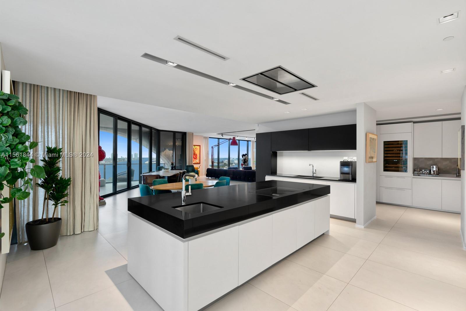 ONE THOUSAND MUSEUM CONDO - Residential