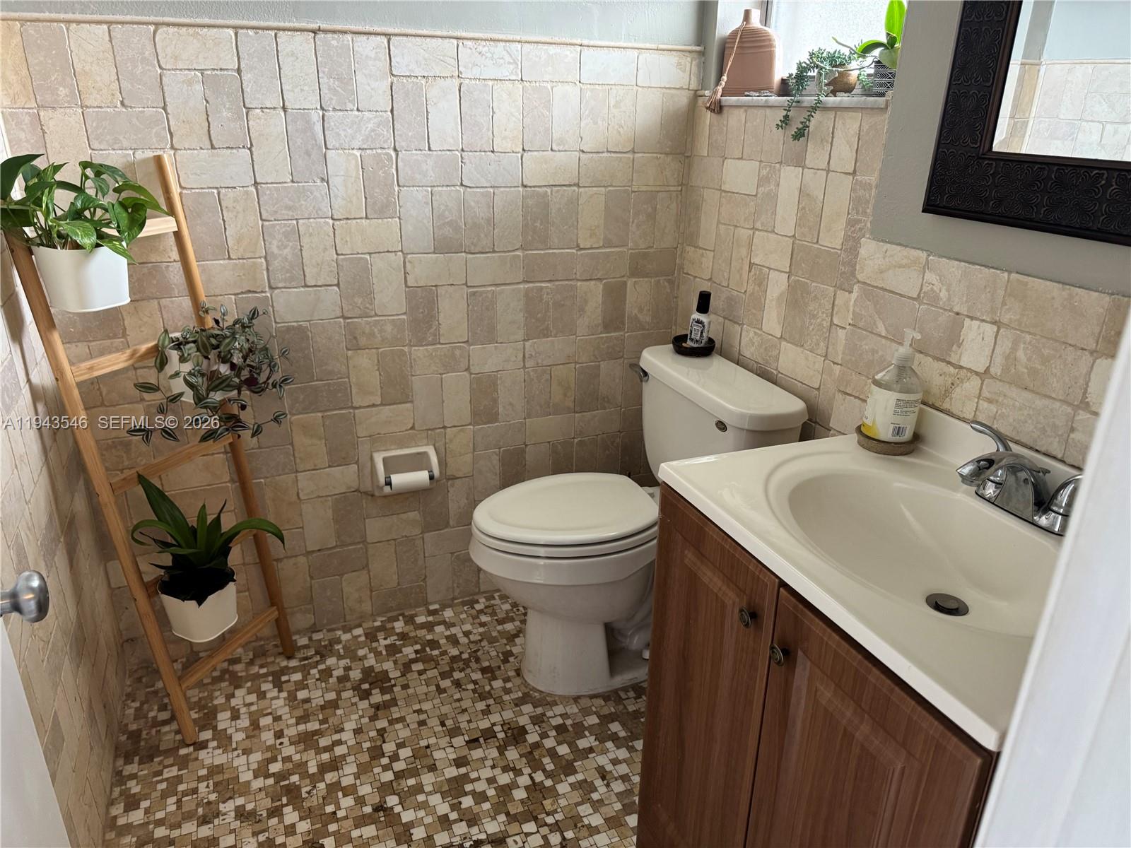 POINCIANA 5 OF PINE ISLAN - Residential