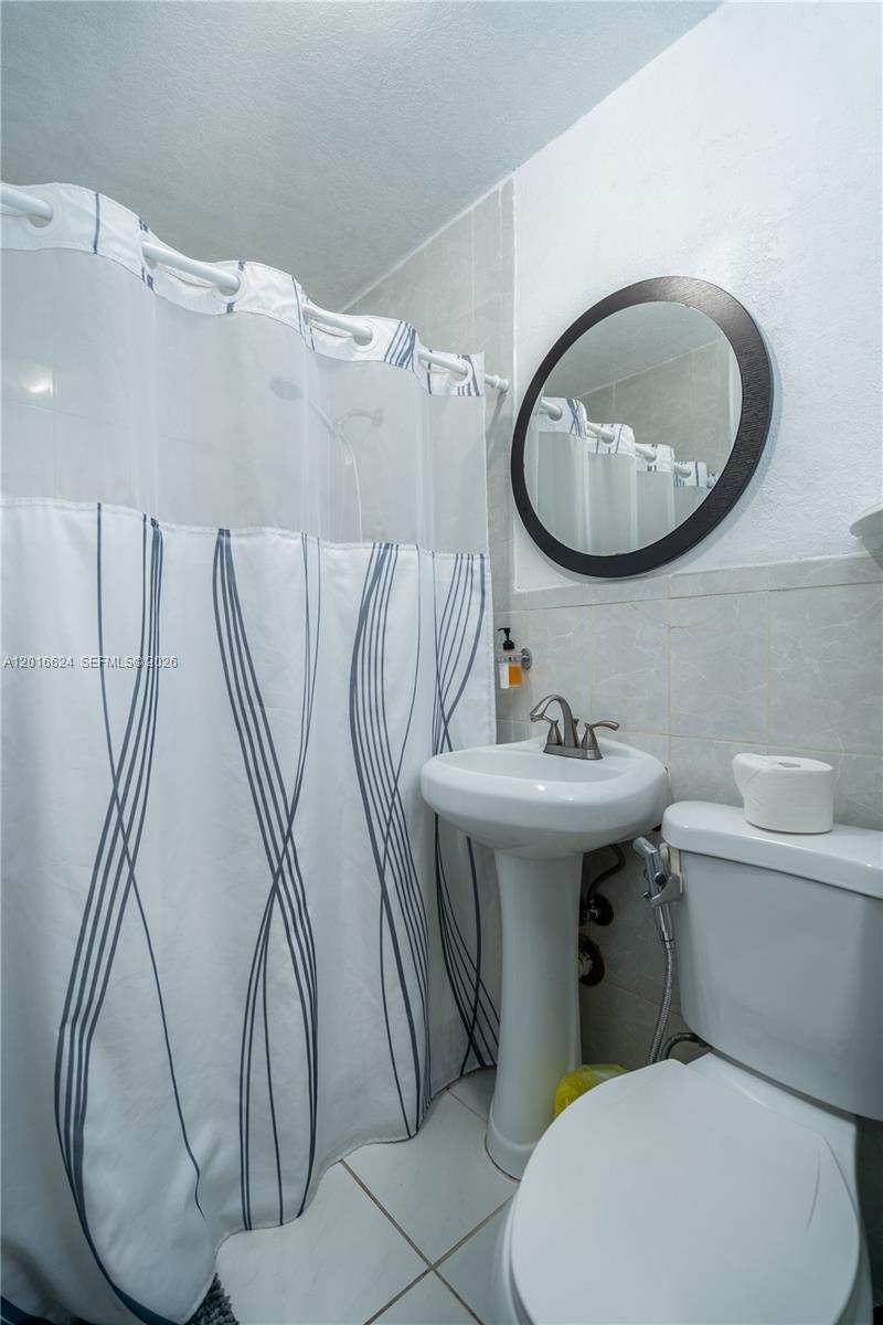 SUN-TAN VILL SEC 5 - Residential Lease