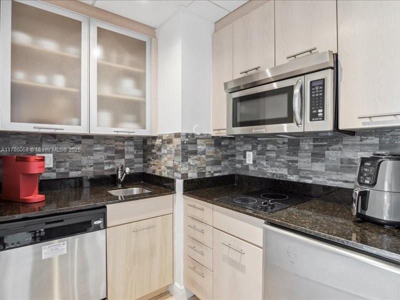 GALLERY ONE CONDO - Residential Lease
