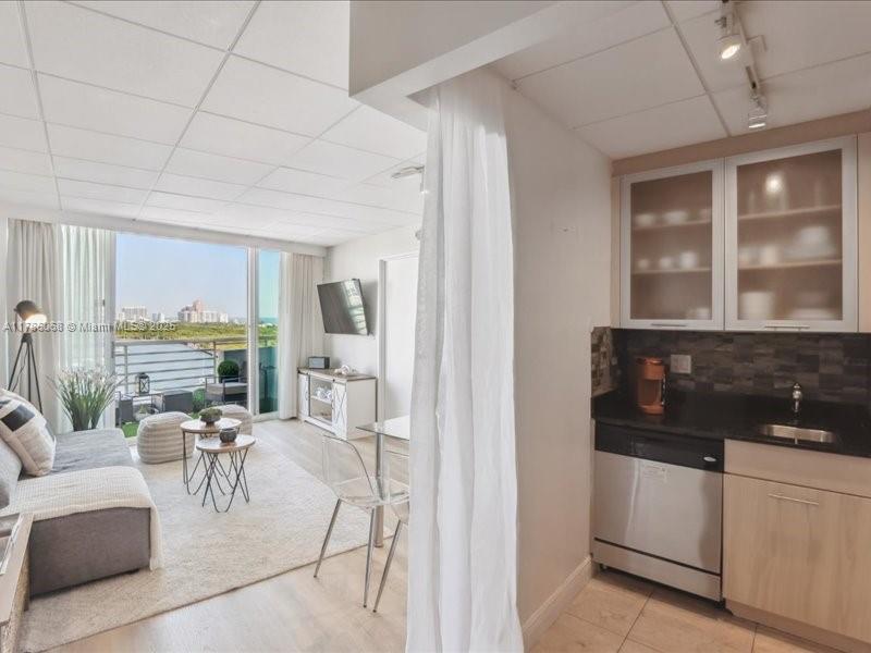 GALLERY ONE CONDO - Residential Lease