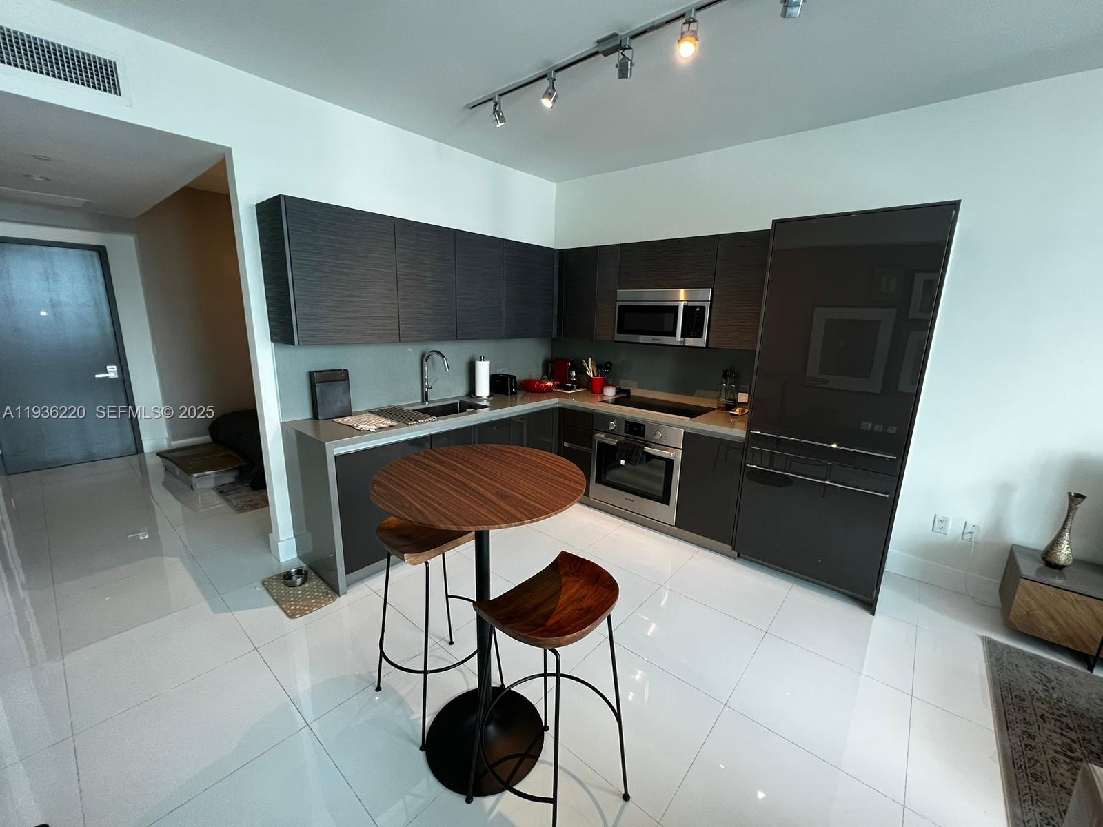 1080 Brickell Ave 3605