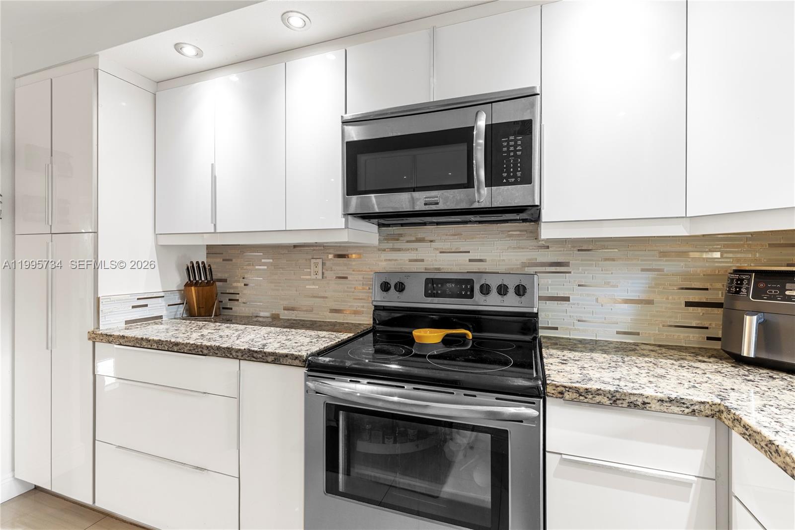 GOLF HOLLYBROOK Y - Residential Lease