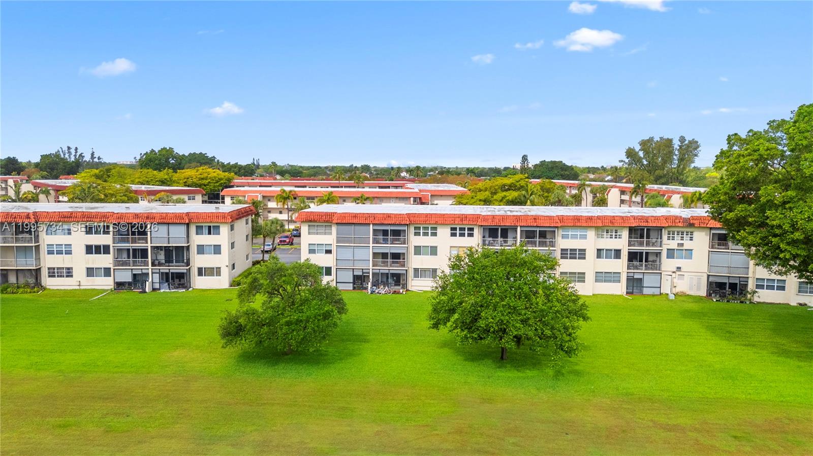 GOLF HOLLYBROOK Y - Residential Lease