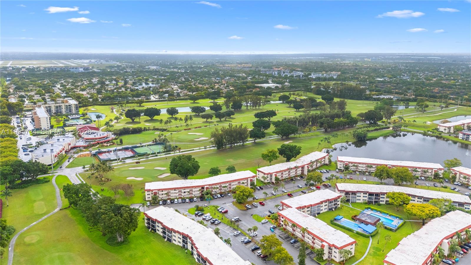 GOLF HOLLYBROOK Y - Residential Lease