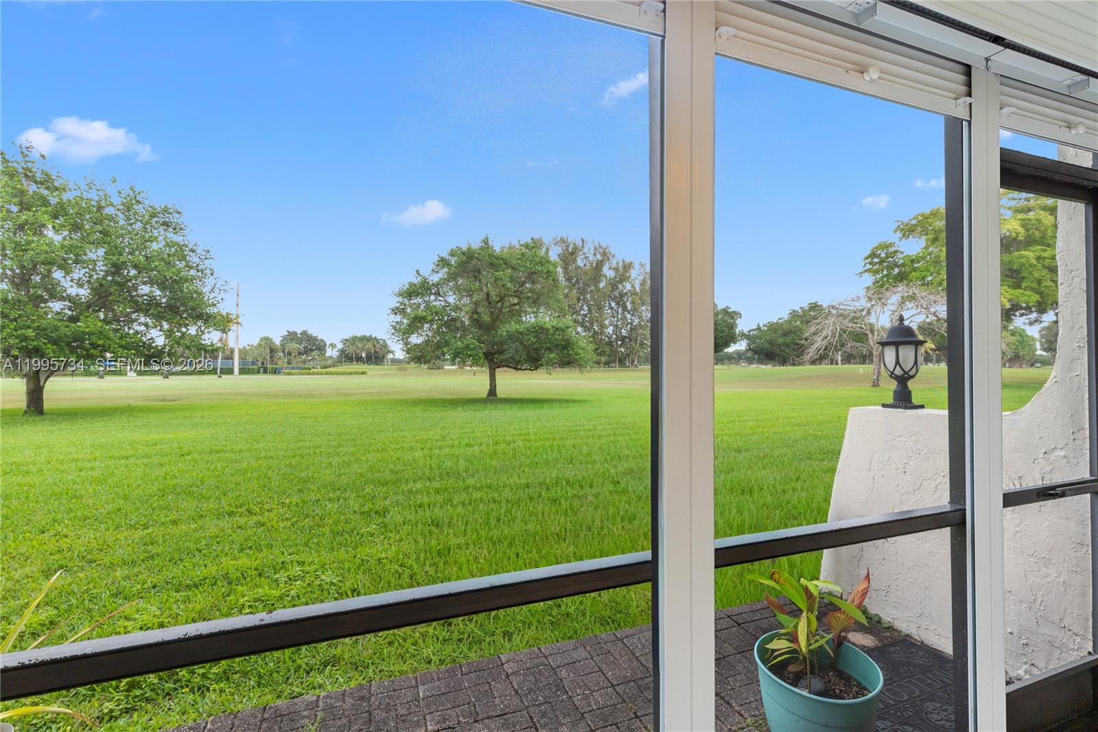 GOLF HOLLYBROOK Y - Residential Lease