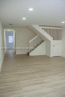 HOLLYWOOD LAWNS - Residential