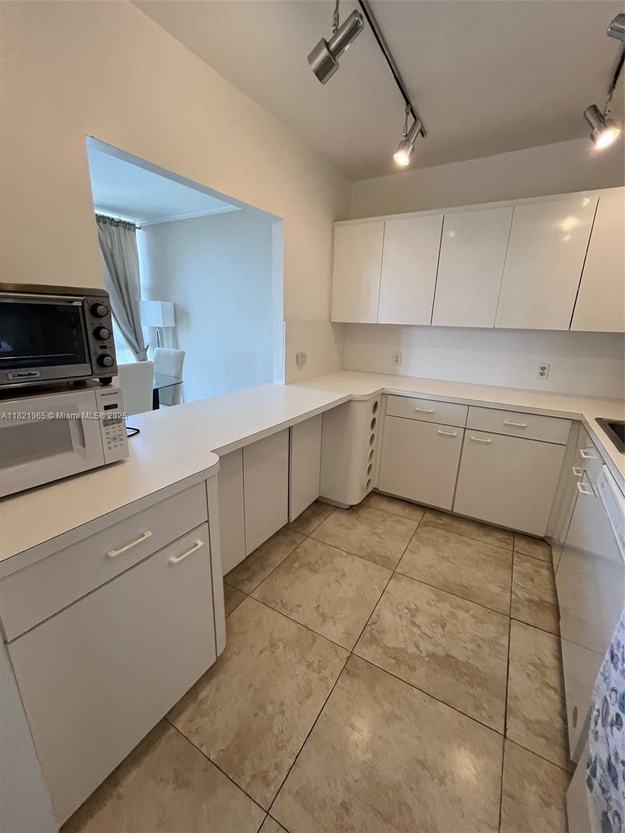 20335 W Country Club Dr 1401