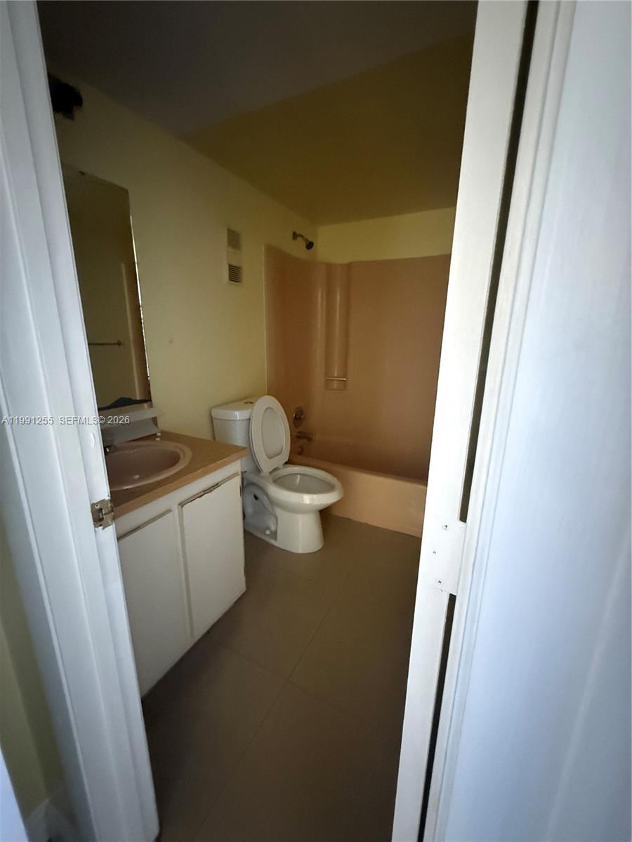 8740 N Sherman Cir 402