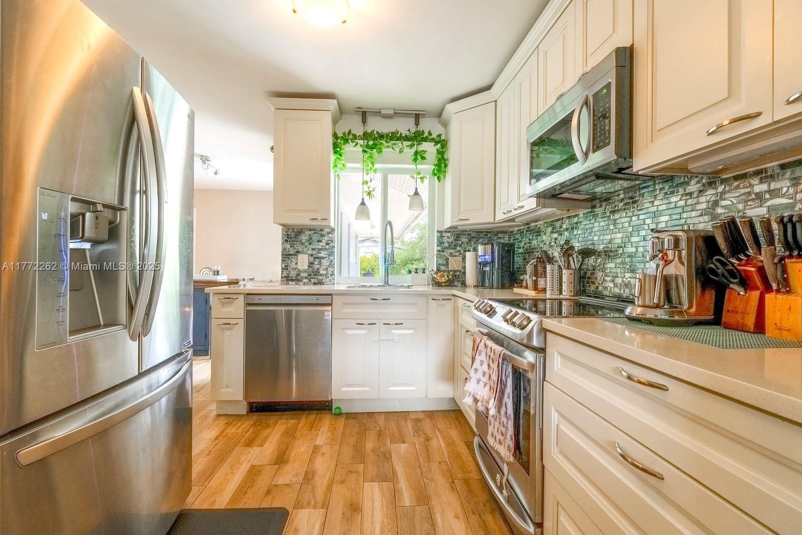 4421 NW 7th St, Coconut Creek, FL, 33066/$630,000 4 4421 NW 7th St