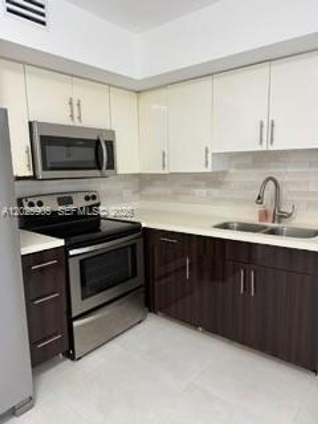 Photo of 3680 N 56th Ave #823, Hollywood, FL 33021 (MLS # A12025905)