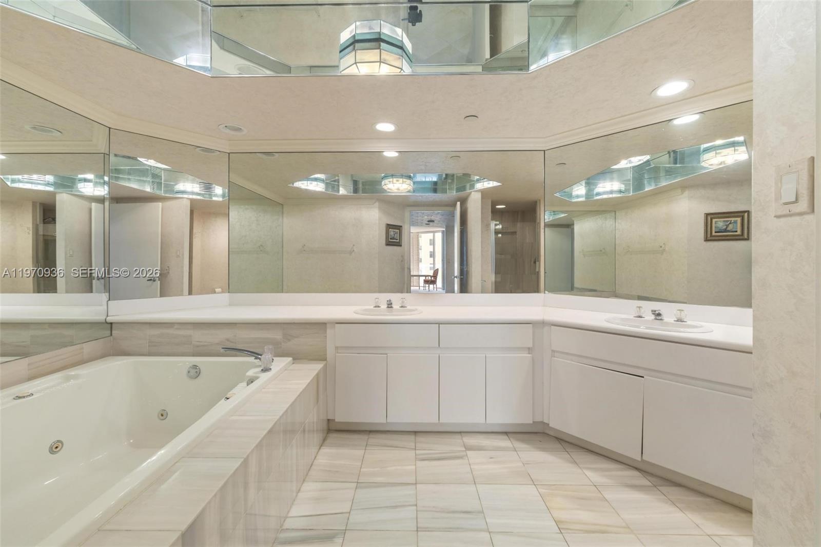 OCEANIA I CONDO - Residential