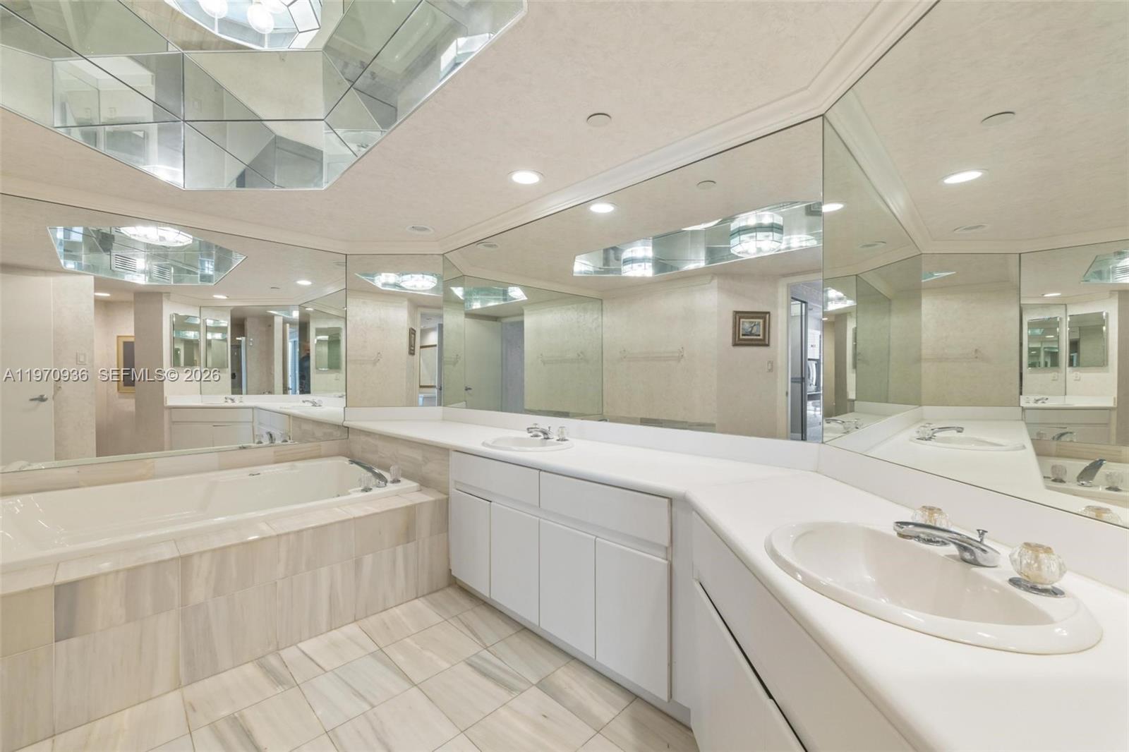 OCEANIA I CONDO - Residential