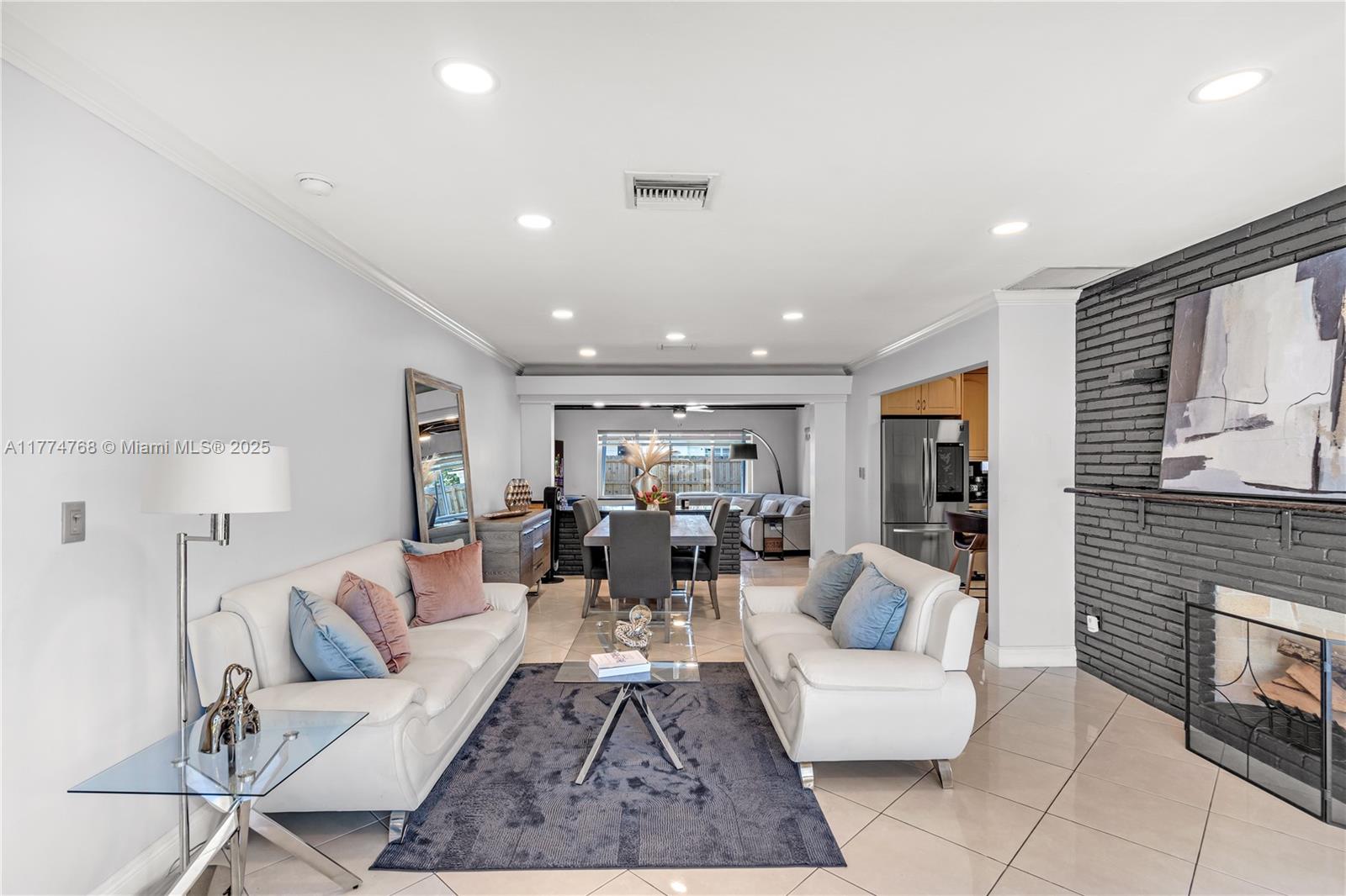 3354 Buchanan St
