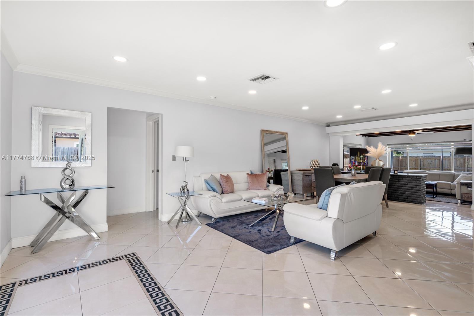 3354 Buchanan St
