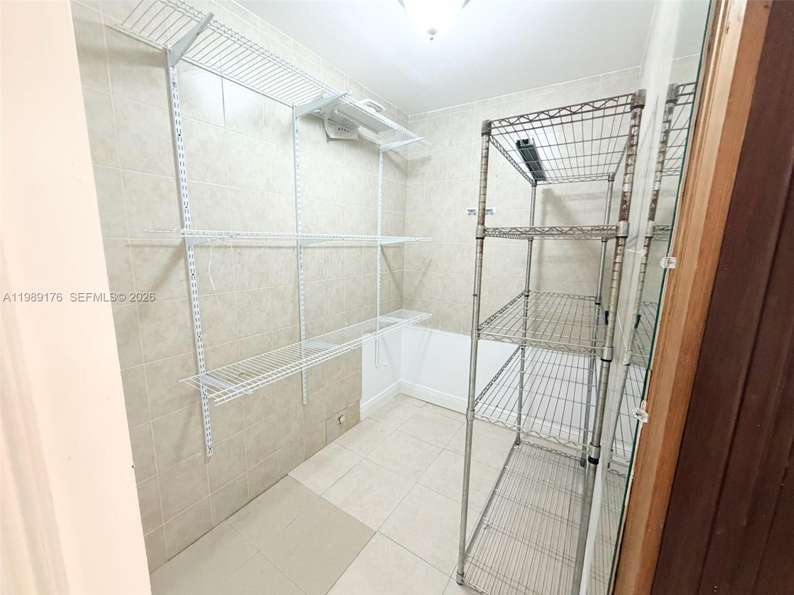 1350 E Sample Rd 307