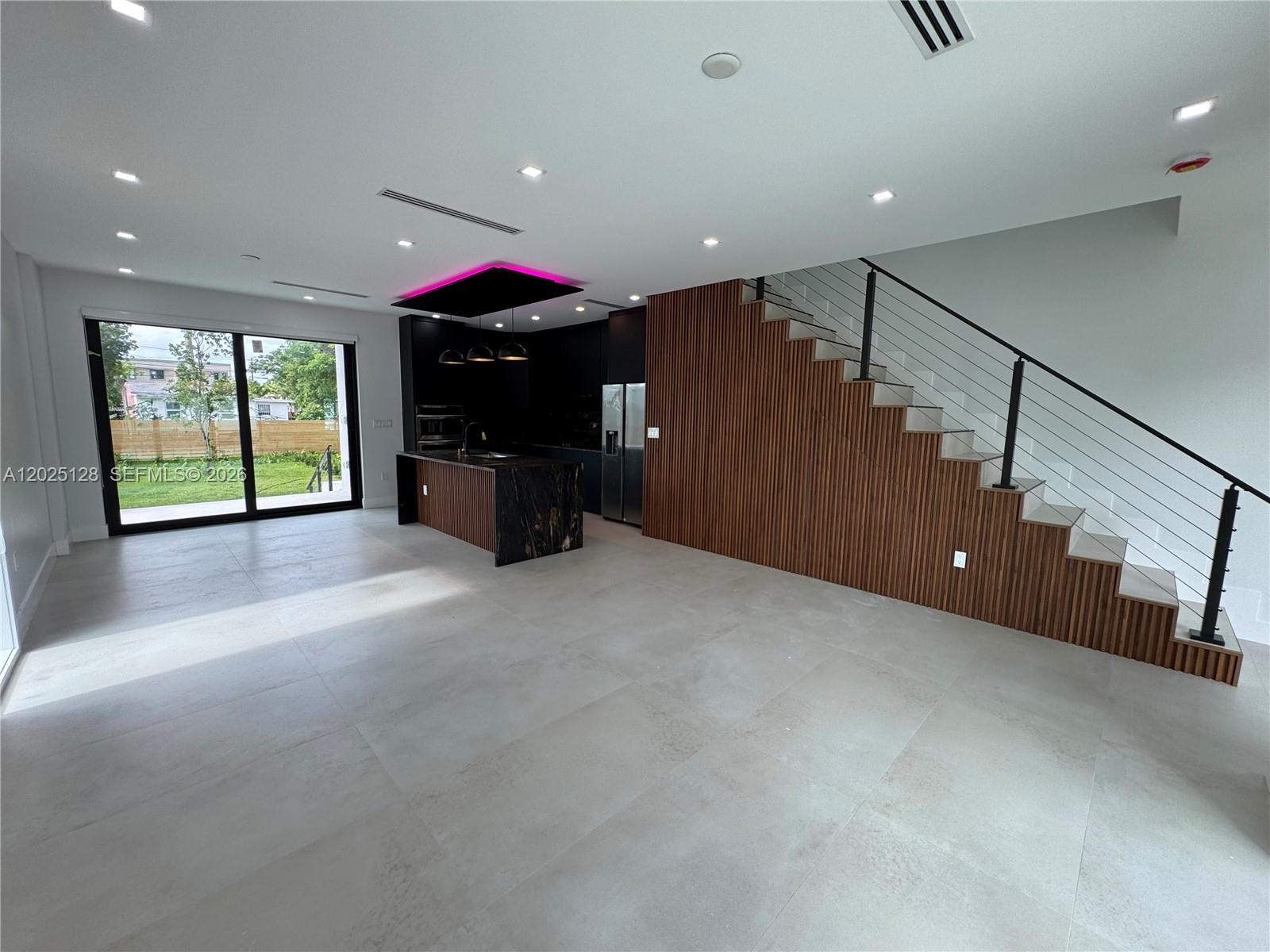 ROSEMONT PARK - Residential Income