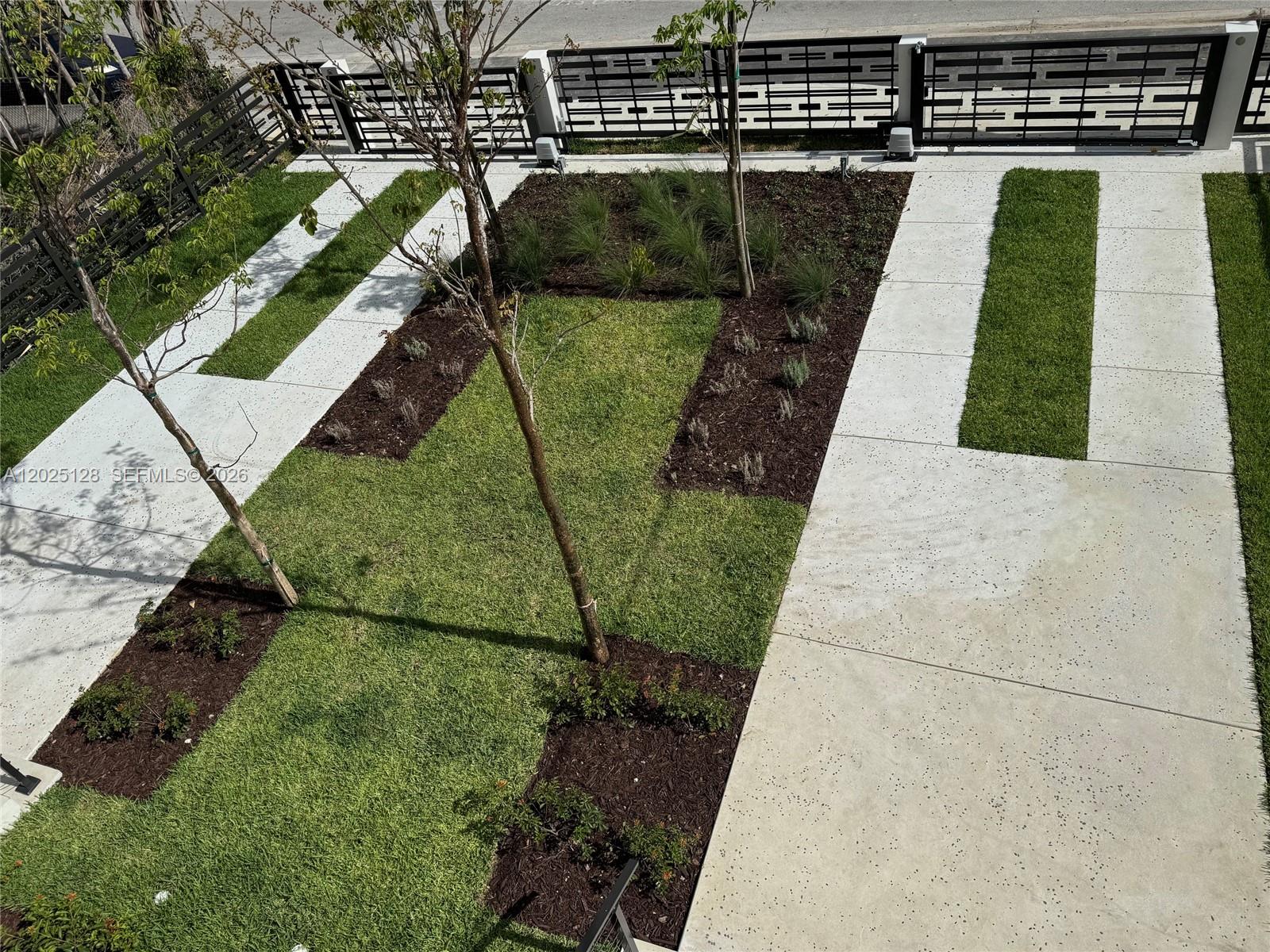 ROSEMONT PARK - Residential Income