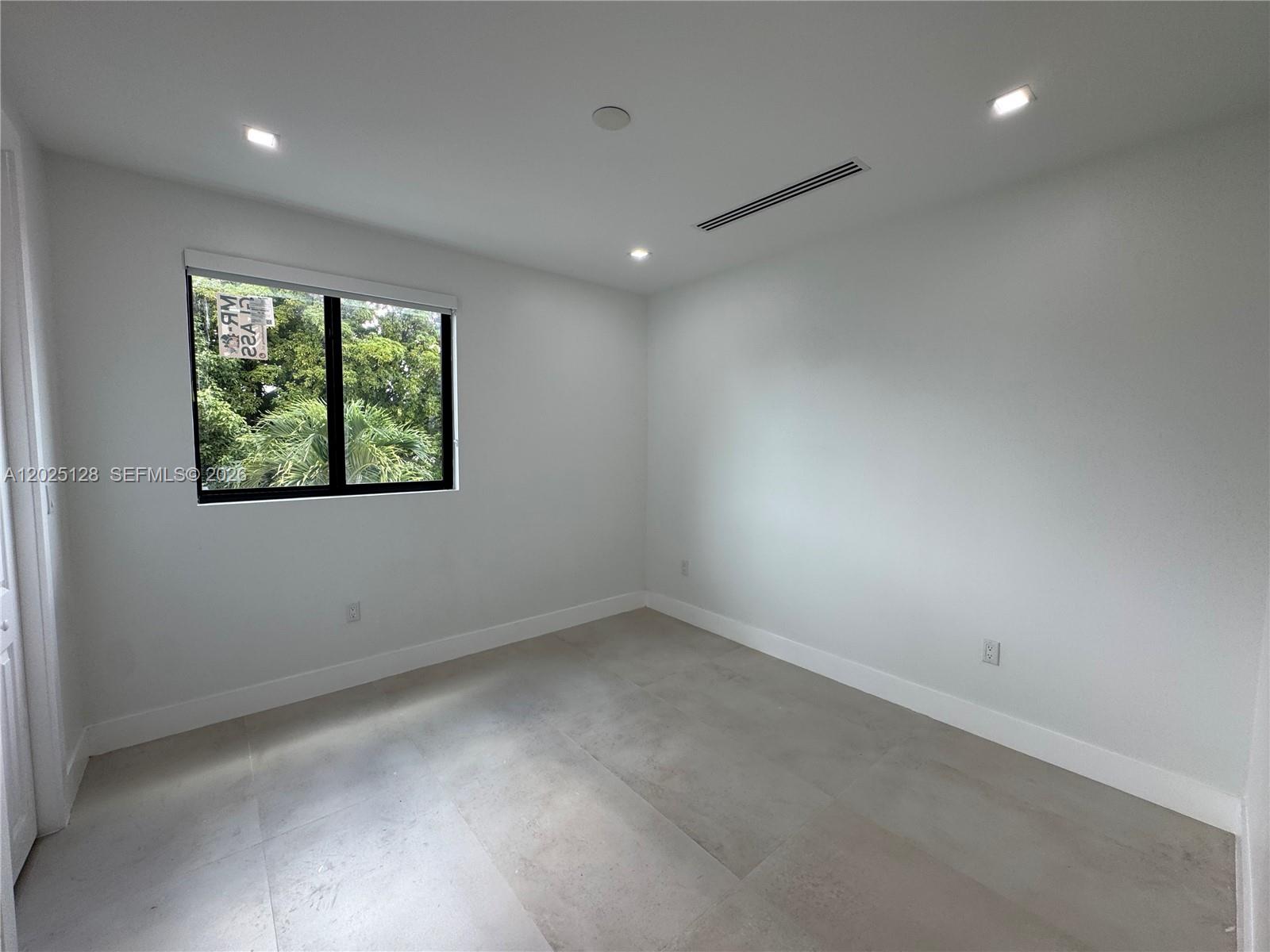 ROSEMONT PARK - Residential Income