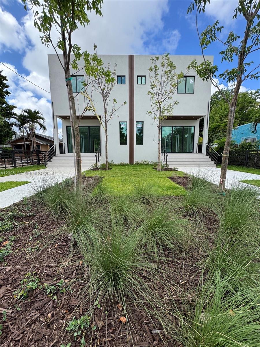 View photos, virtual tours, details... 1924 NW 27th St