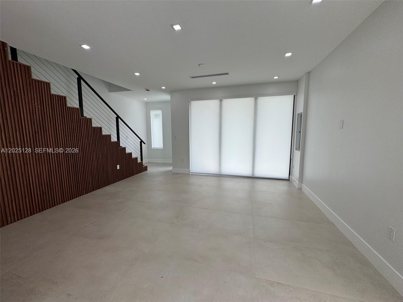 ROSEMONT PARK - Residential Income