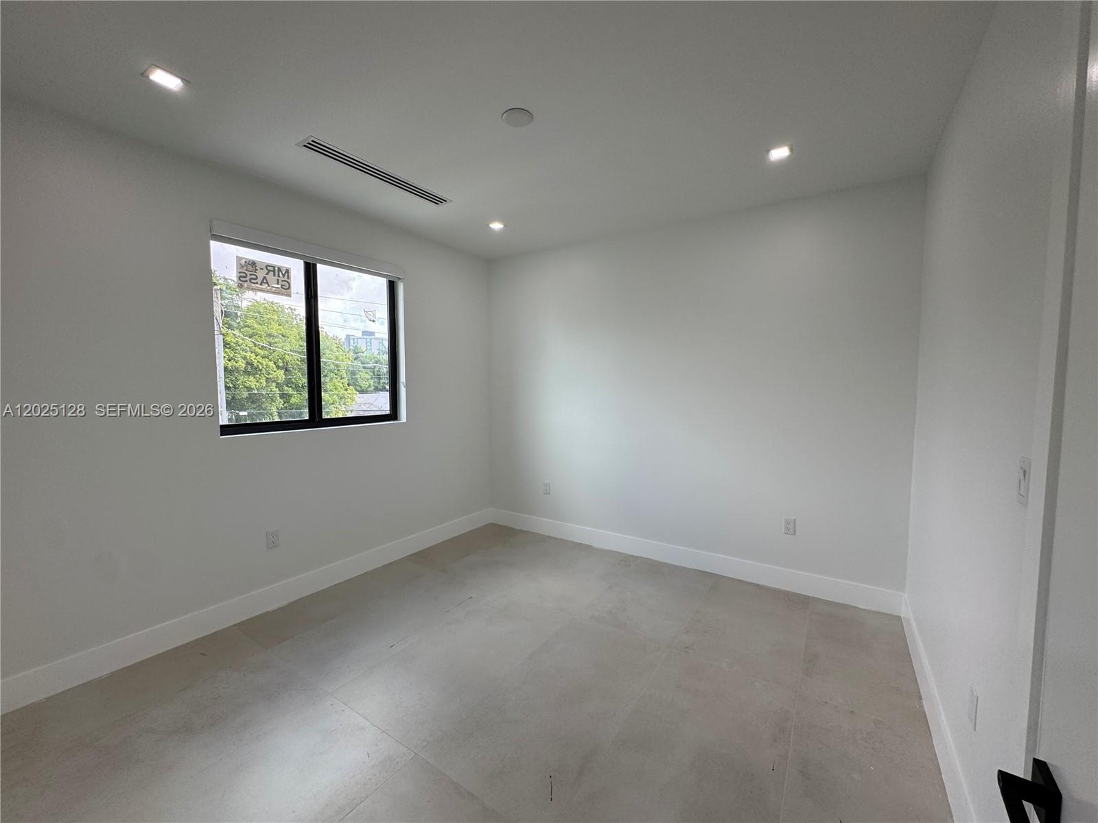 ROSEMONT PARK - Residential Income