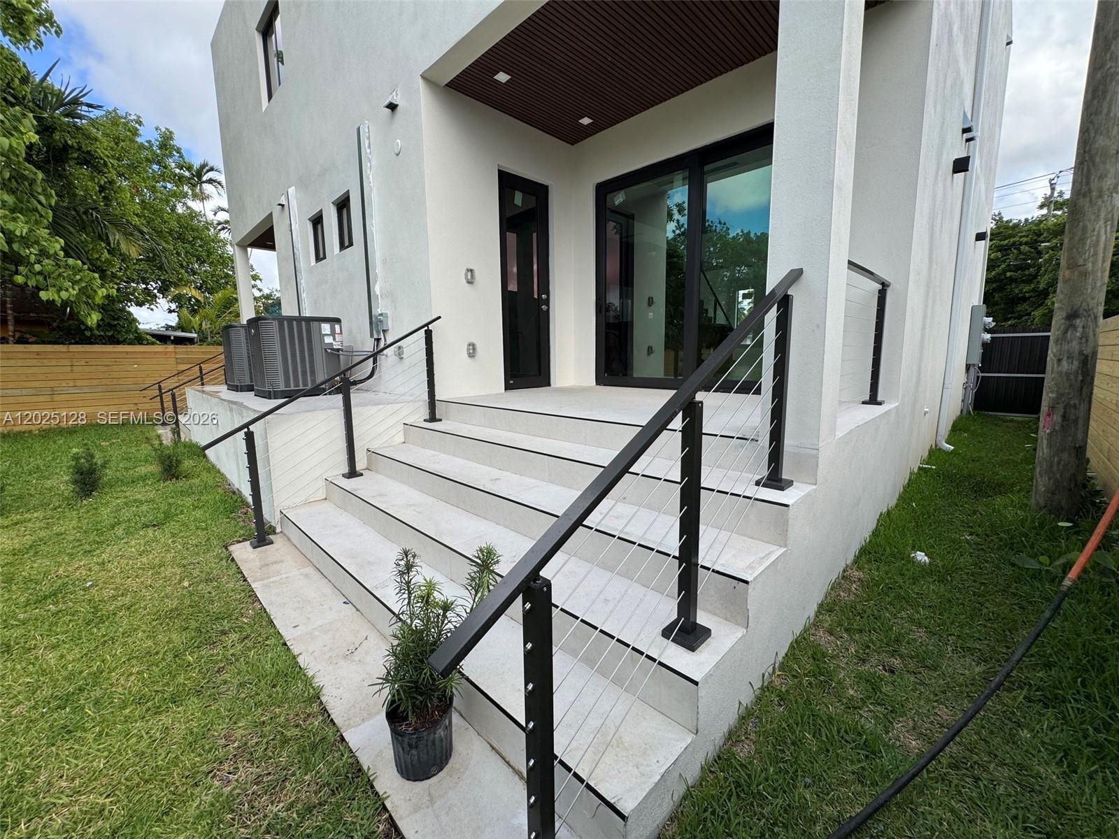 ROSEMONT PARK - Residential Income