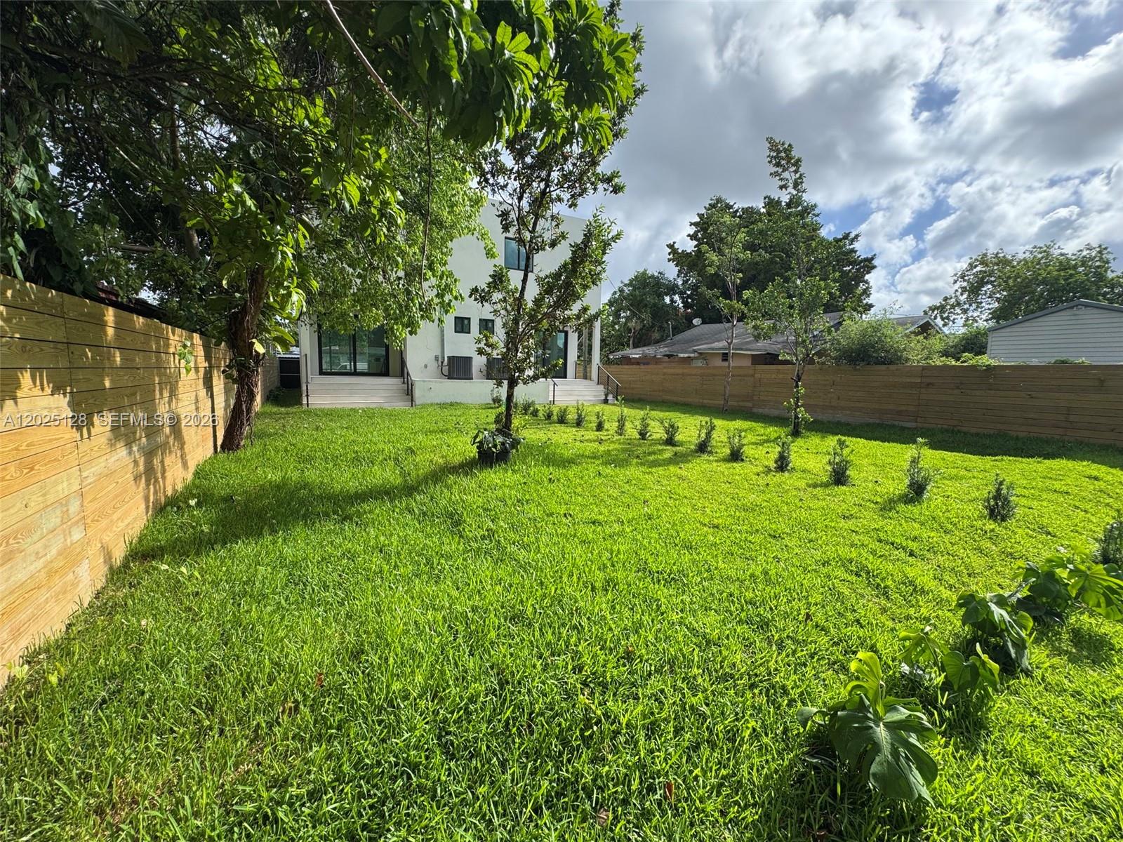 ROSEMONT PARK - Residential Income