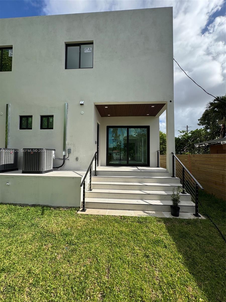ROSEMONT PARK - Residential Income