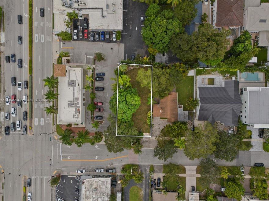 Presenting an exceptional 6,150 square foot vacant lot in Rio Vista. This prestigious residential land provides a unique opportunity to craft your dream home in a setting where sophistication meets convenience. Embrace the chance to build in one of Fort Lauderdale's most desirable areas. Schedule your private showing today!