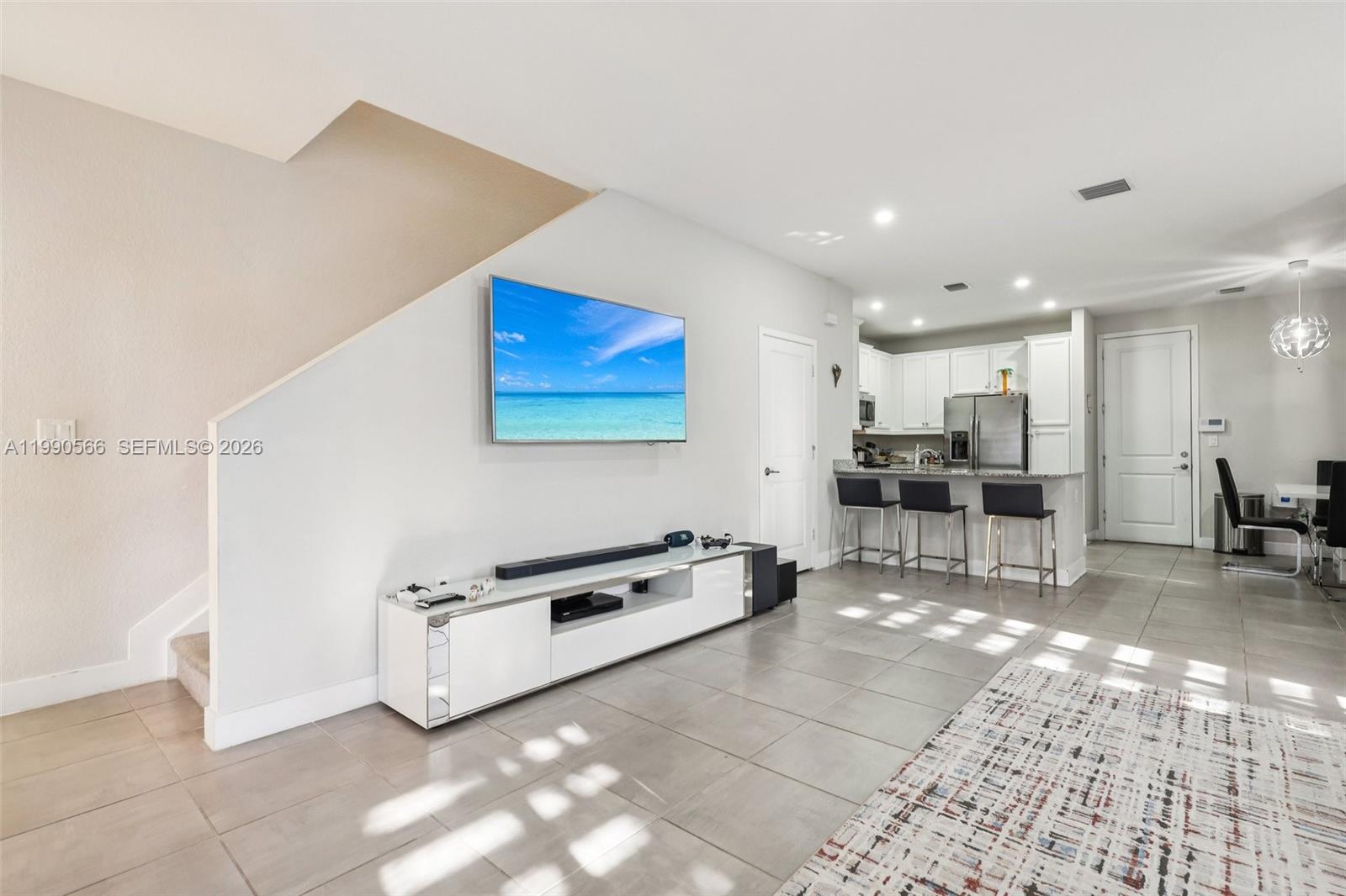 MC RESIDENTIAL - Residential