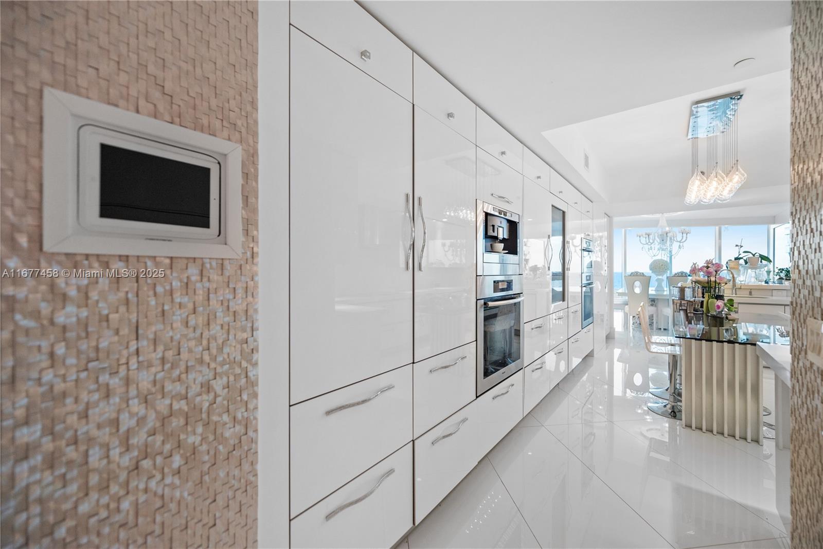 2711 HOLLYWOOD BEACH COND - Residential