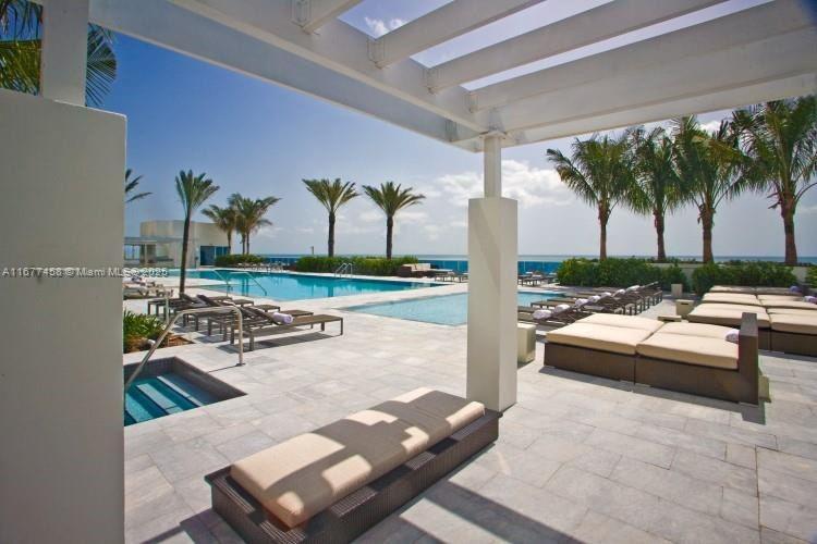 2711 HOLLYWOOD BEACH COND - Residential