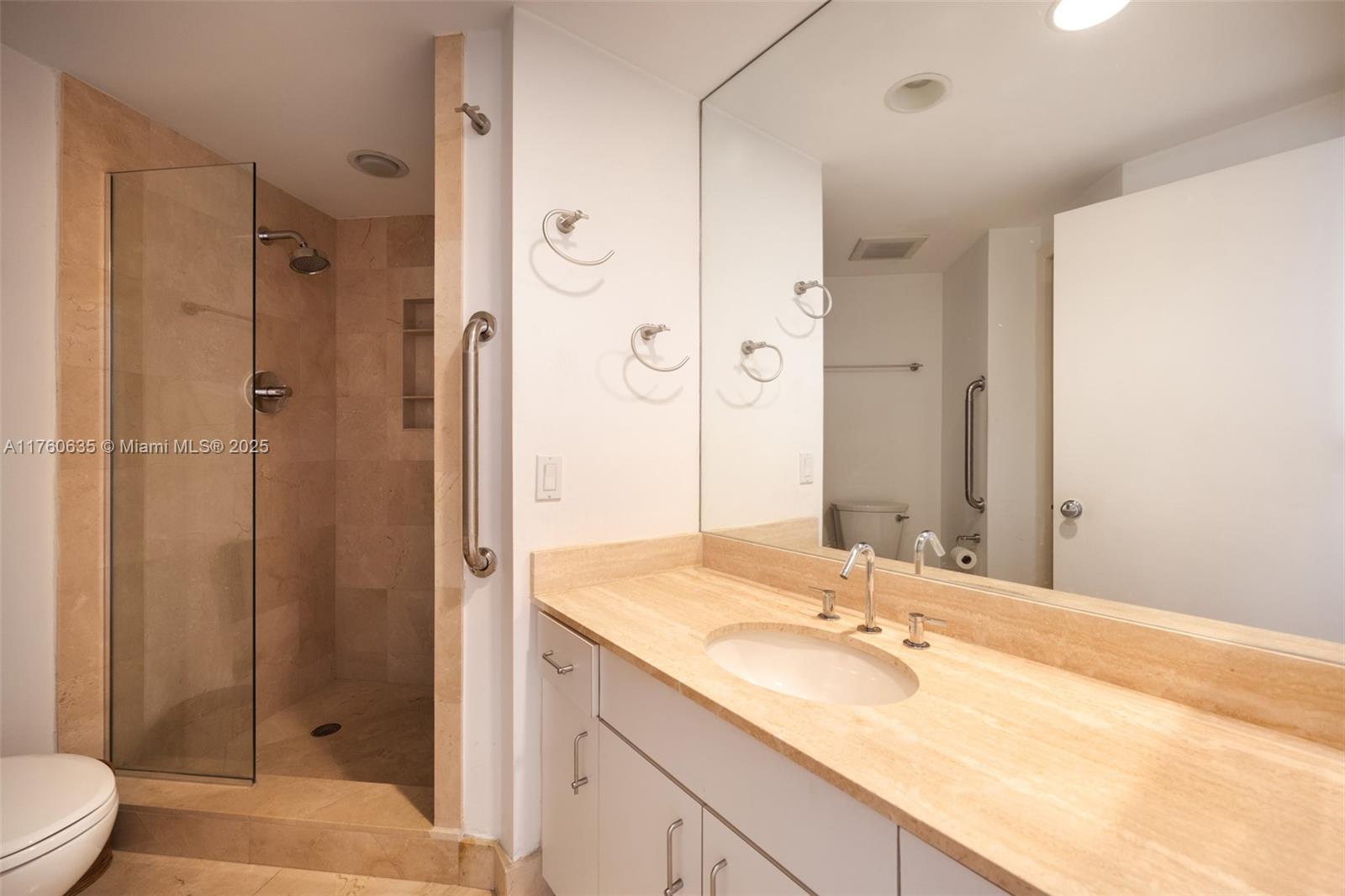 VILLA REGINA CONDO - Residential