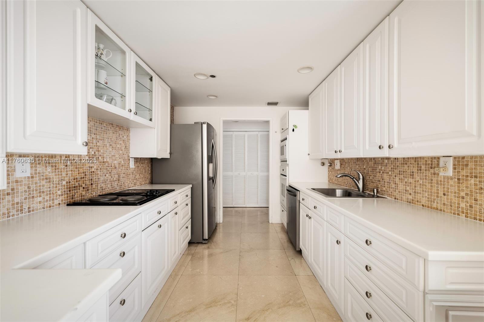 VILLA REGINA CONDO - Residential