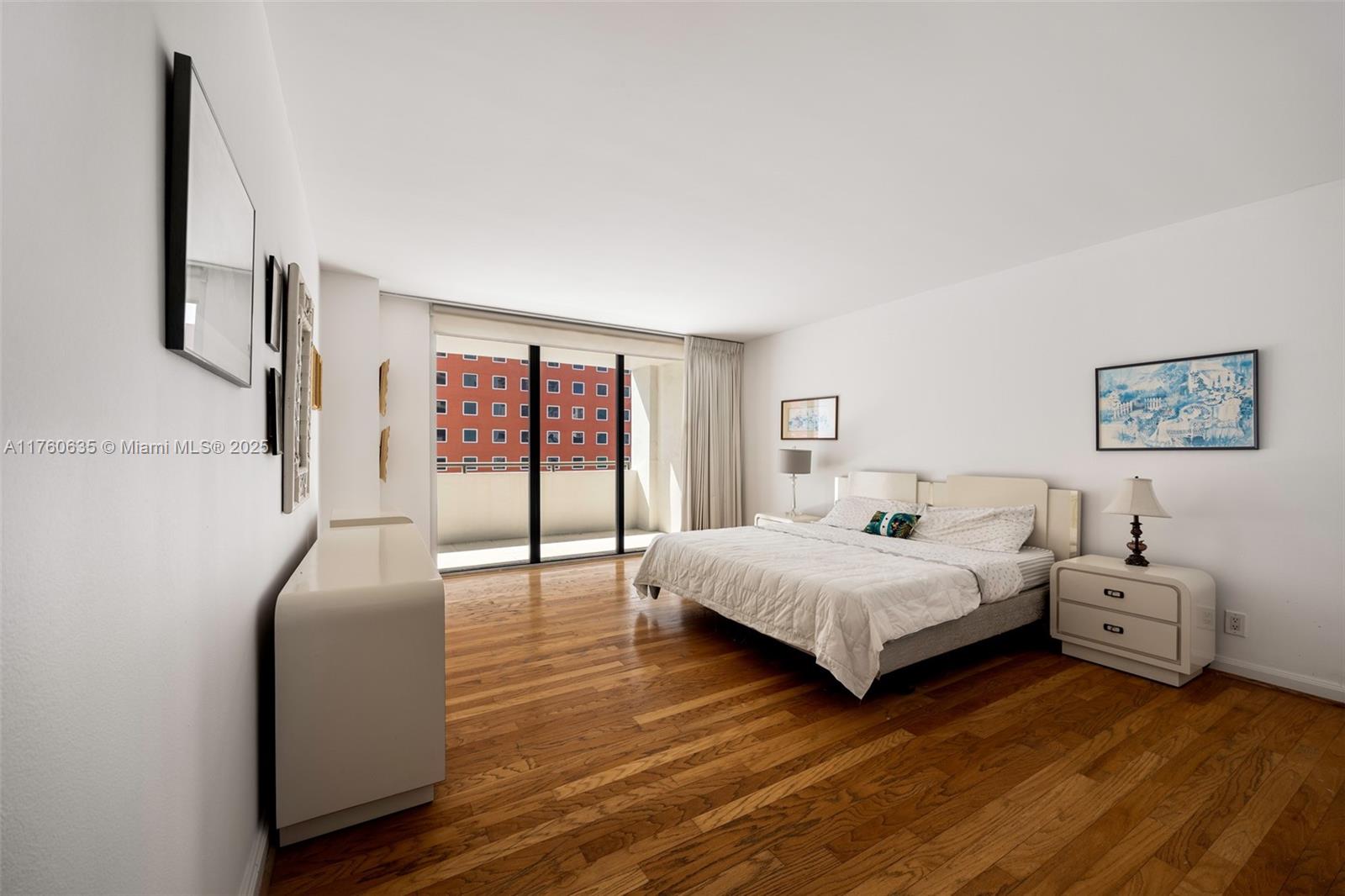 VILLA REGINA CONDO - Residential