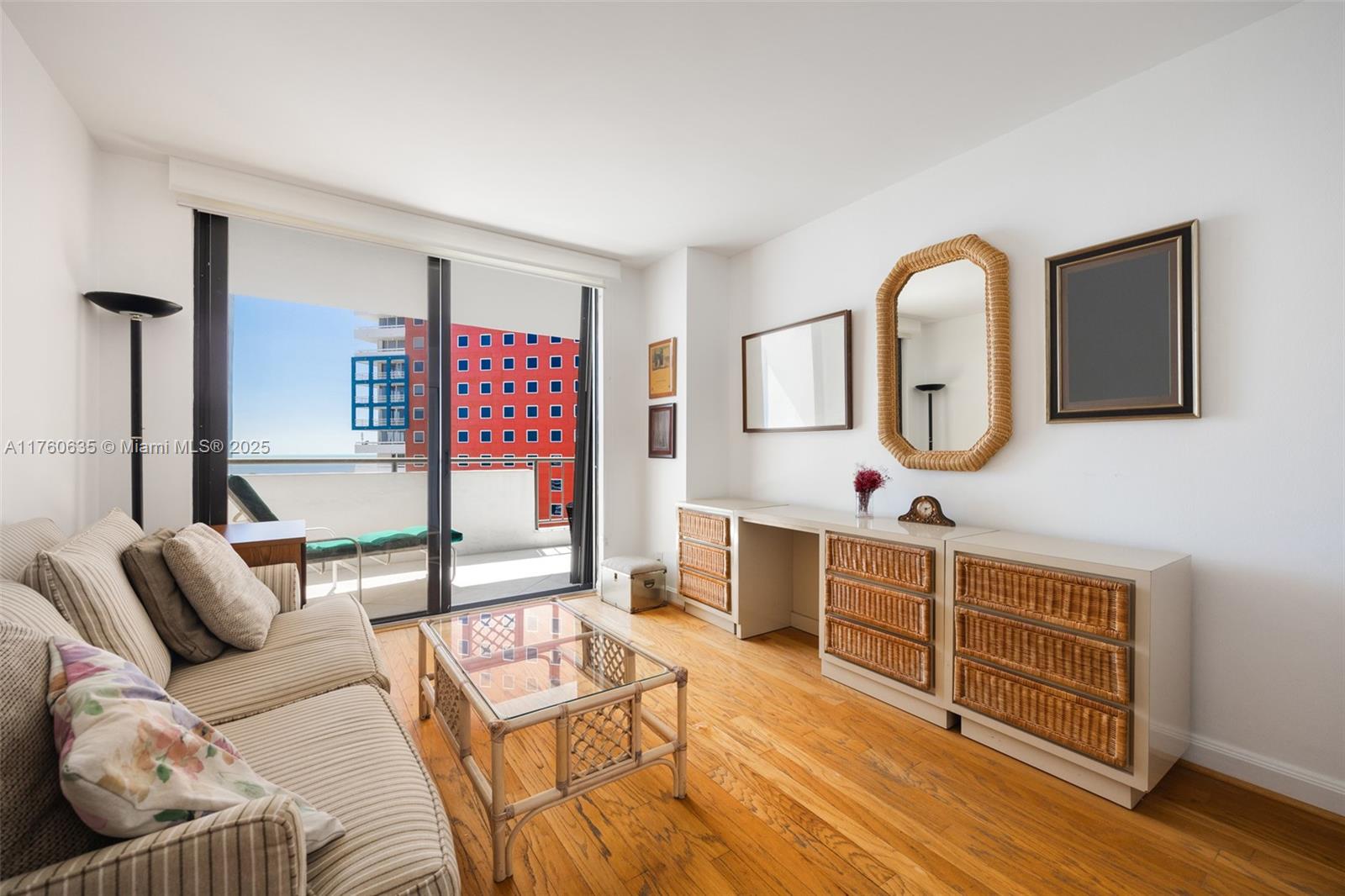 VILLA REGINA CONDO - Residential