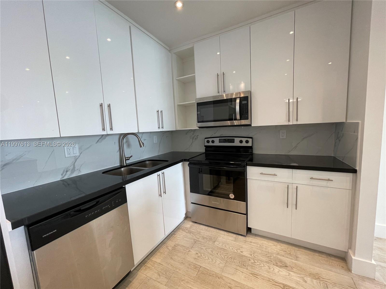 OCEANVIEW BUILDING CONDO - Residential Lease