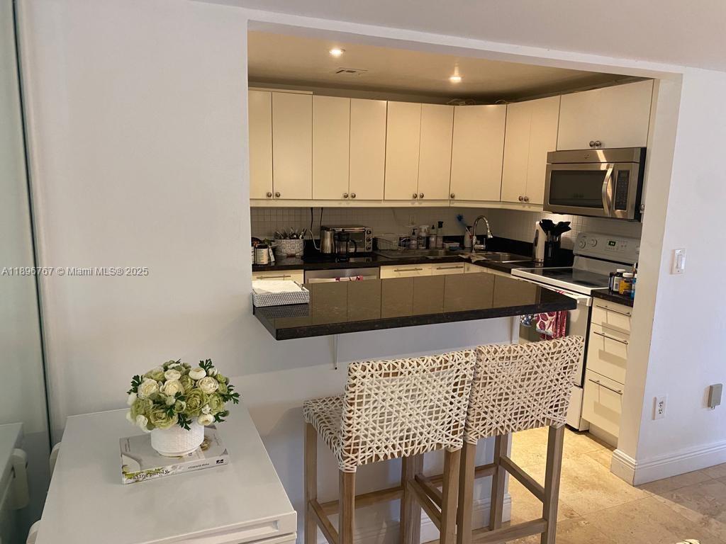 CAPE FLORIDA CLUB CONDO P - Residential Lease