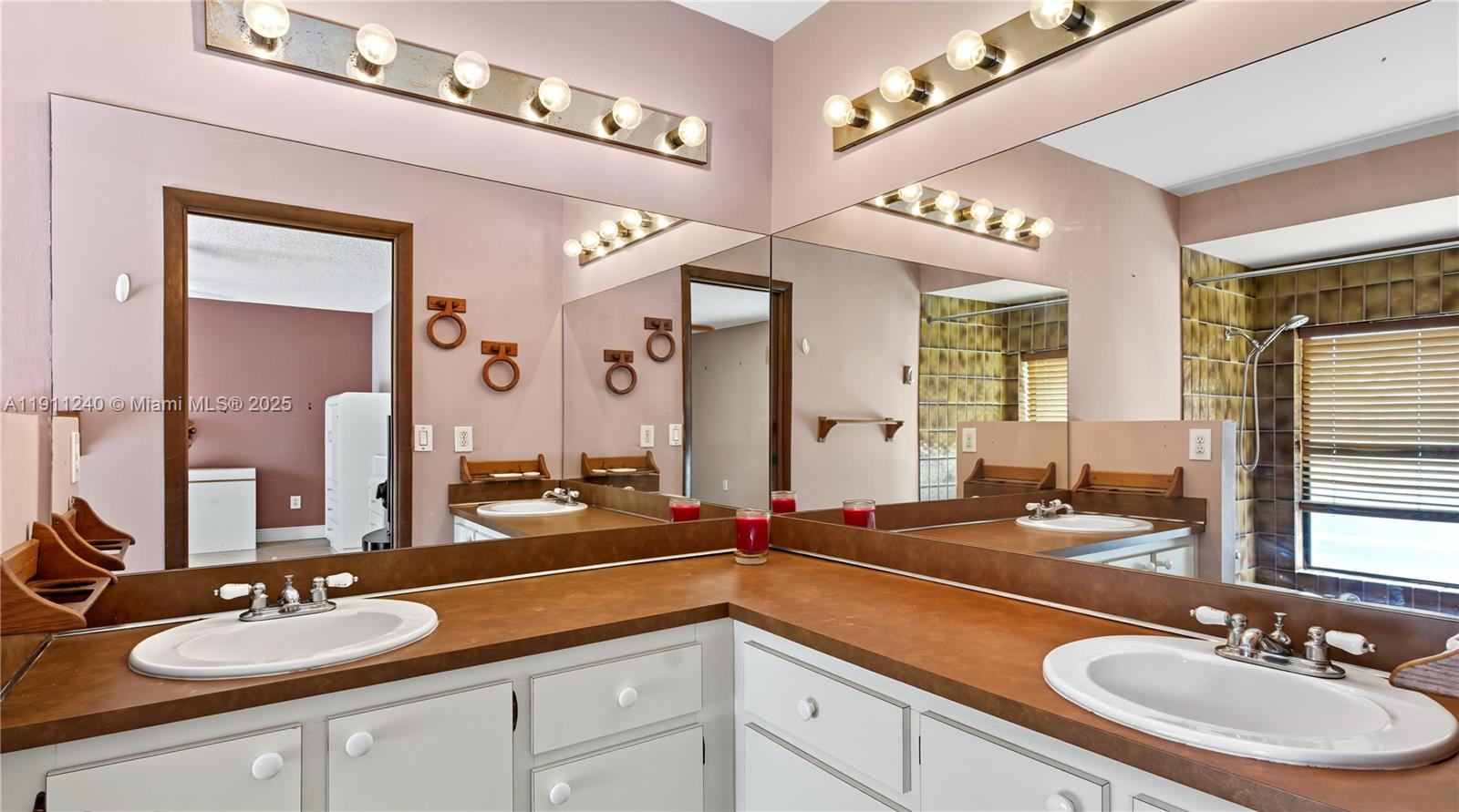 RUSTIC LAKES - Residential