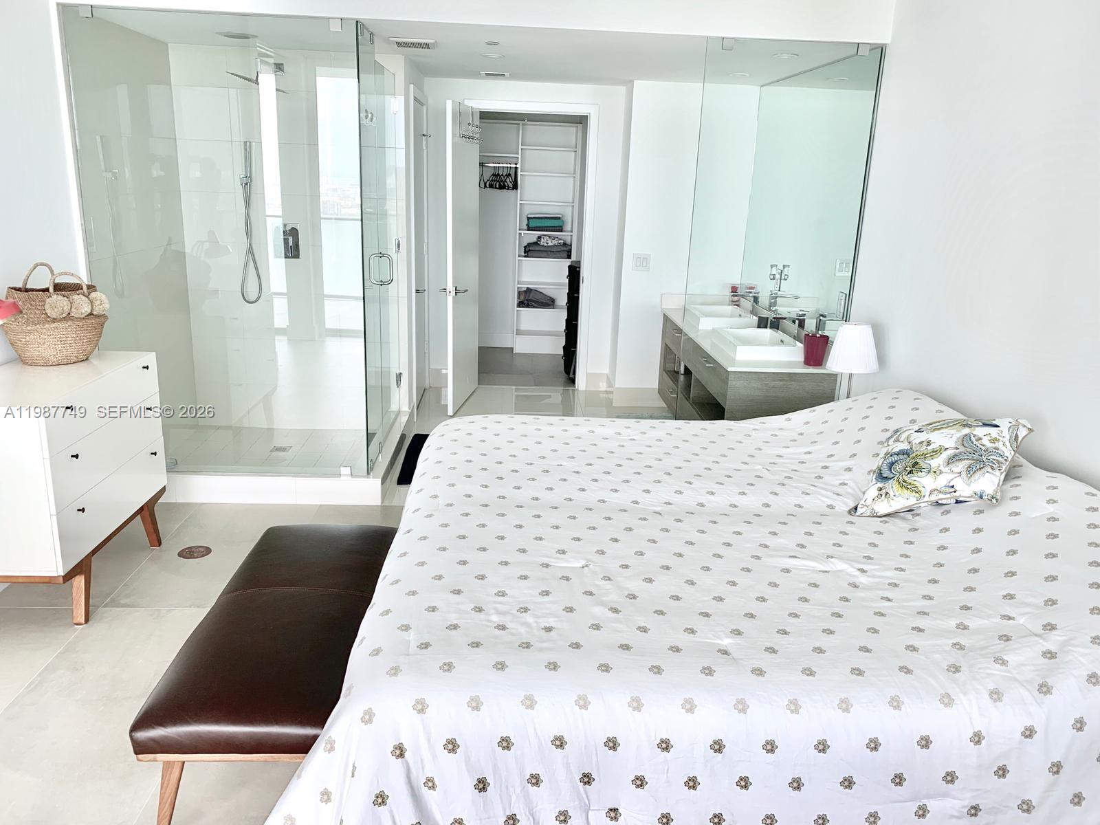 PARAISO BAY CONDO - Residential Lease