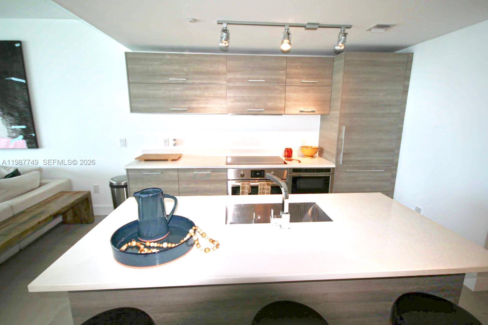 PARAISO BAY CONDO - Residential Lease